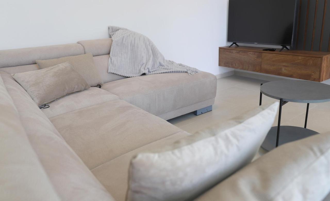 Brand New Apartment With Private Pool Нивице Экстерьер фото